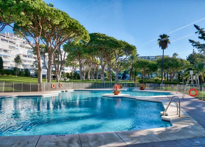 Playas Del Duque, Puerto Banus, Golf .Playa Y Compras